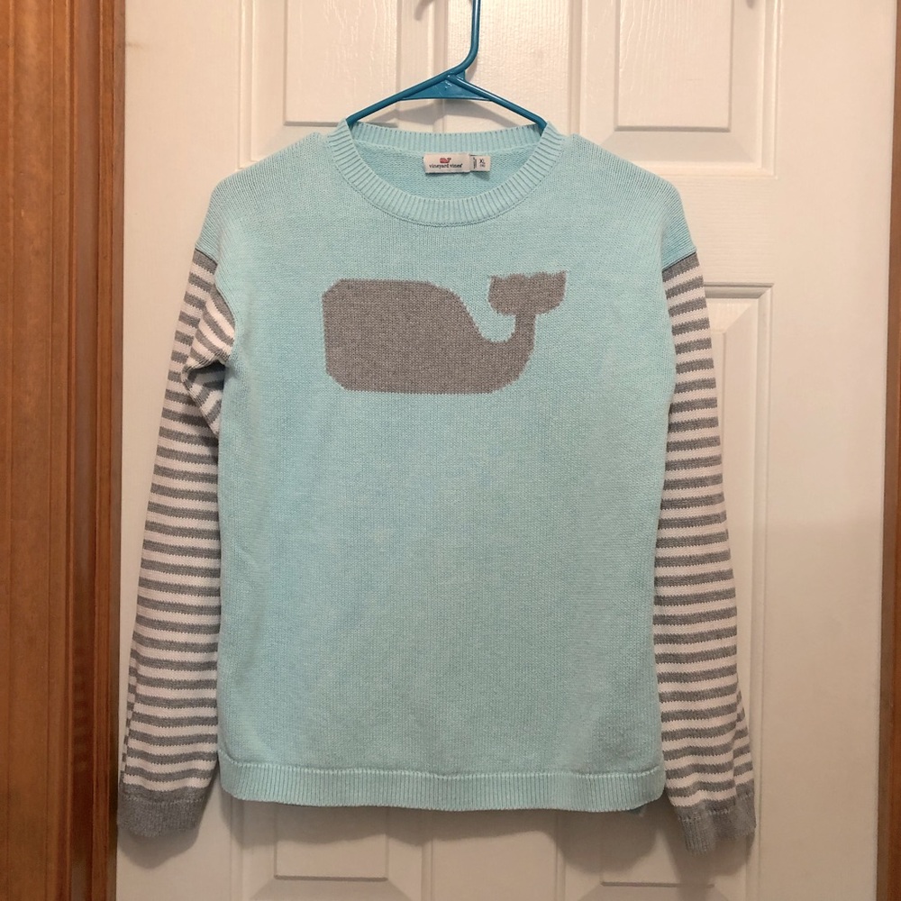 Girls size XL (16) Vineyard Vines pullover sweater
